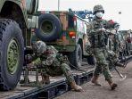 konvoi-bersenjata-china-untuk-latihan-militer-vostok-2022.jpg