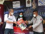 kophi-dan-pwi-jaya-berkolaborasi-dengan-in-lite-led-donasikan-lampu-sorot-panel-surya-ke-semeru.jpg