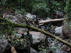 korban-banjir-bandang-sibolangit-medan_20160518_153713.jpg