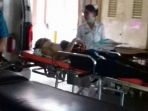korban-saat-diturunkan-dari-ambulans-di-igd-rsup-sanglah_20170409_040214.jpg