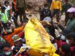 korban_longsor_banjarnegara_20141215_071436.jpg