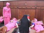 korlantas-polri-menggelar-kegiatan-bakti-sosial-kesehatan-donor-darah_20180915_152952.jpg