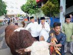 Korlantas Polri Salurkan Hewan Kurban 56 Ekor Sapi dan 16 Ekor Kambing ke Masyarakat