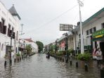 kota-lama-semarang-lumpuh-akibat-banjir_20210207_003729.jpg