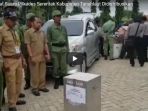 kotak-dan-surat-suara-pilkades-serentak-kabupaten-tanahlaut-didistribusikan_20171115_143301.jpg