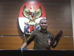 kpk-gelar-barang-bukti-suap-wali-kota-tegal_20170830_214417.jpg