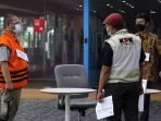 kpk-gelar-rekonstruksi-kasus-korupsi-bansos_20210201_182111.jpg