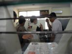 kpk-geledah-kantor-dinas-peternakan-jatim_20170607_203344.jpg