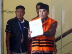 kpk-resmi-menahan-bupati-jepara_20190513_164550.jpg