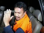 kpk-resmi-menahan-bupati-jombang_20180204_202314.jpg