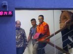 kpk-resmi-tahan-imam-nahrawi_20190927_193546.jpg