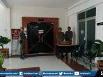 kpk-segel-ruang-kerja-bupati-muara-enim.jpg