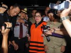 kpk-tahan-anggota-dpr-dewi-yasin-limpo_20151022_050618.jpg