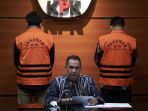 kpk-tahan-bupati-bandung-barat-aa-umbara-sutisna-dan-anaknya_20210409_192919.jpg
