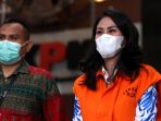 kpk-tahan-ivana-kwelju-penyuap-eks-bupati-buru-selatan_20220302_201242.jpg