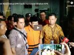 kpk-tahan-wakil-ketua-dpr-taufik-kurniawan_20181102_211929.jpg