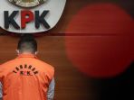 kpk-tahantersangka-kasus-gratifikasi-jambi_20211104_181147.jpg