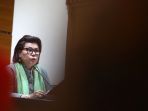 kpk-tetapkan-bupati-solok-selatan-tersangka_20190507_172922.jpg