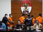 kpk-tetapkan-tersangka-pada-10-orang-eks-anggota-dprd-jambi_20230110_205416.jpg