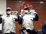 kpk-tunjukkan-barang-bukti-kasus-hakim.jpg