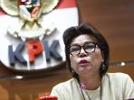kpk-tunjukkan-barang-bukti-uang-suap-wali-kota-cilegon_20170924_164821.jpg