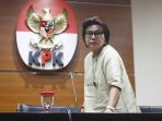 kpk-tunjukkan-barang-bukti-uang-suap-wali-kota-cilegon_20170924_164902.jpg