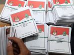 kpu-sortir-dan-lipat-surat-suara-pilgub-jabar-2018_20180531_155053.jpg