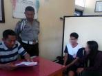 krda-dan-kfa-saat-menjalani-pemeriksaan-di-polres-jembrana_20141115_122323.jpg