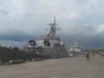 kri-lambung-mangkurat-dan-kri-diponegoro-bersandar_20150310_024135.jpg