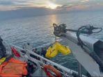 kri-parang-647-yang-sedang-melaksanakan-patroli-rutin-di-sekitar-perairan-kuala-tanjung.jpg