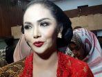 krisdayanti-parlemen.jpg