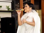 krisdayanti-rilis-dua-single_20160803_214724.jpg