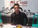 kriss-hatta-buka-bisnis-car-wash_20181030_130149.jpg