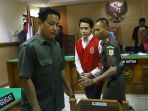 kriss-hatta-jalani-sidang-dakwaan-pemalsuan-dokumen_20190424_223113.jpg