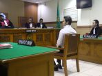 kriss-hatta-jalani-sidang-dakwaan-pemalsuan-dokumen_20190424_223306.jpg