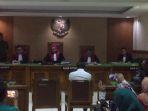 kriss-hatta-jalani-sidang-vonis-pn-bekasi.jpg