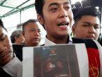 kriss-hatta-sast-menunjukan-bukti-foto-pertemuan-hildar.jpg