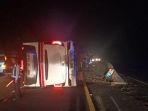 kronologi-kecelakaan-di-tol-cipularang-bus-primajasa-terguling-karena-rem-blong-7-orang-terluka.jpg