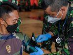 ksad-jenderal-tni-andika-perkasa-saat-disuntik-vaksin-covid-19-dosis-kedua-di-mabesad.jpg