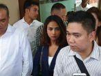 kuasa-hukum-bersama-vanessa-angel-memberikan-pernyataan-terkait-kedatangannya-ke-polda-jatim.jpg