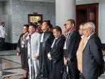 kuasa-hukum-prabowo-gibran-yusril-ihza-mahendra-di-gedung-mk.jpg
