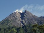 kubah-lava-kawah-gunung-merapi_20210422_165354.jpg