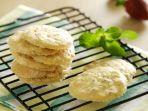 kue-kering-kwaci-almon.jpg