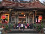 kuil-longshan-di-taipei.jpg