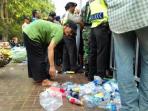 kumpulkan-botol-minuman_20151019_025832.jpg