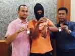 kurir-sabu-di-polres-pelabuhan-belawan_20151216_164229.jpg