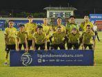 kurniawan-kartika-ajie-kiper-pinjaman-arema-fc-yang-bermain-untuk-barito-putera.jpg