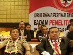 kursus-singkat-tentang-tindak-pidana-korupsi-bagi-anggota-bpi-kpn-pn_20160226_235935.jpg