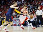 kyle-korver-dribelll_20150524_103316.jpg
