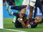 kylian-mbappe-mengalami-cedera-setelah-bertabrakan-dengan-tiang-gawang.jpg